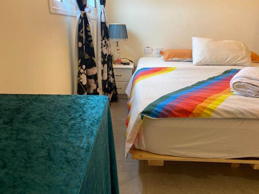 Sarin Room Yehud-Monosson Exterior foto